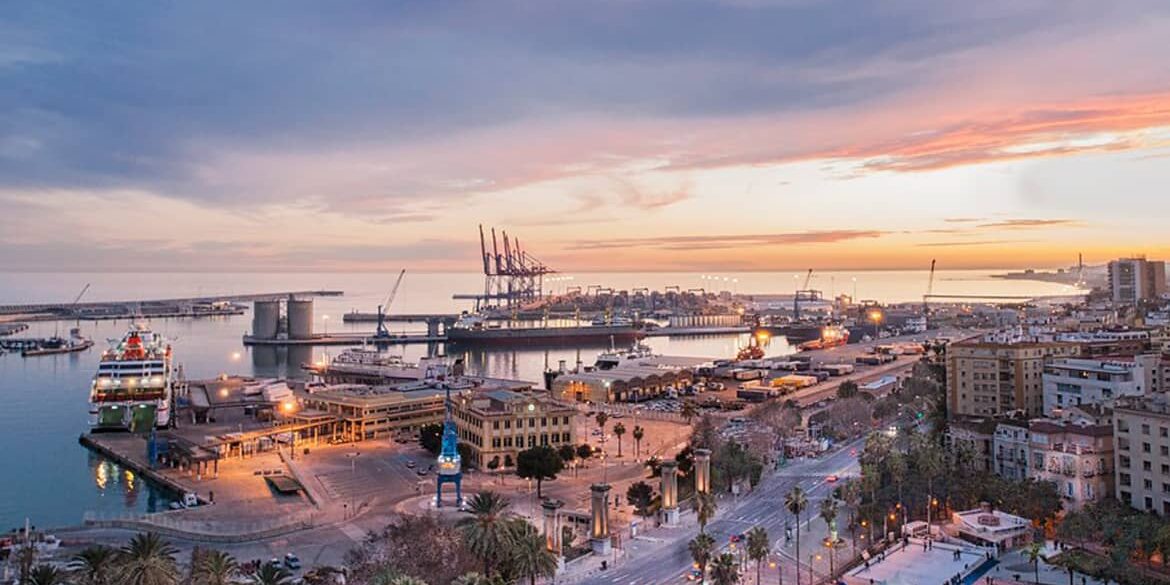 El Puerto de Málaga centro de comercio y turismo